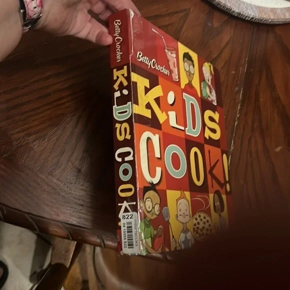 Betty Crocker Kids Cookbook - Picture 2 of 6